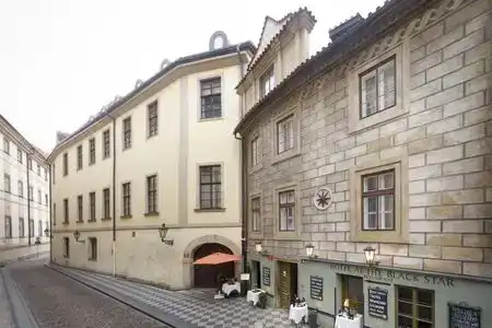 Black Star Suites - 6