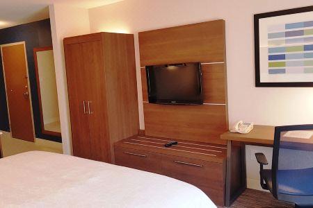 Holiday Inn Express & Suites SURREY by IHG - 48