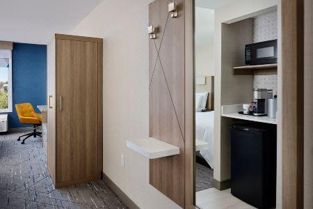 Holiday Inn Express & Suites KITCHENER SOUTHEAST by IHG - 15