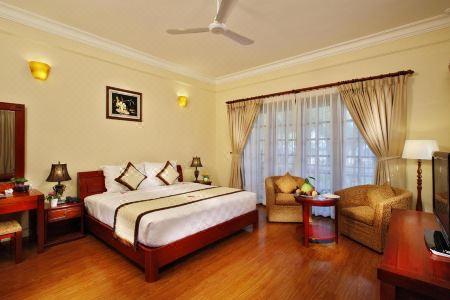 Golden Coast Resort & Spa - 11