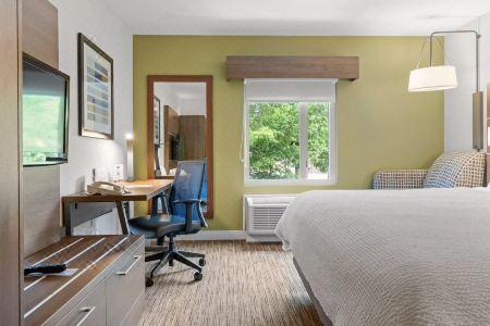 Holiday Inn Express & Suites SURREY by IHG - 44