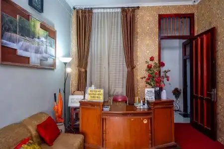 RedDoorz at Golden Inn Tugu Yogyakarta - 5
