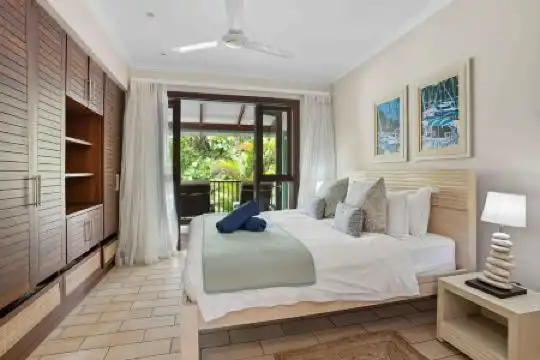 Eden Island Luxury Accommodation - 8