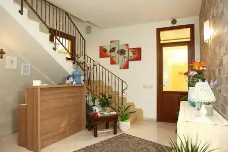 Coralia Bed and Breakfast - 2