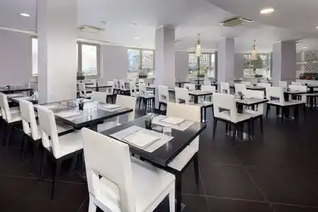 Holiday Inn Genoa City by IHG - 5