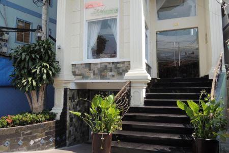 Yen Nam Nguyen Trong Tuyen - 1