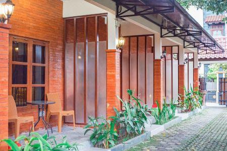Omah Tentrem Syariah Guest House - 8
