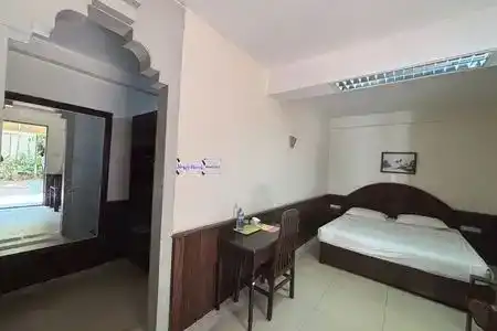 Airport Inn - 3