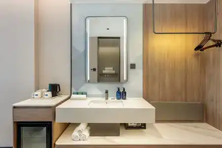 Holiday Inn Express Shanghai North Bund by IHG - 34