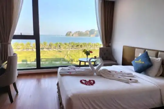 Golden Palm HaLong - 33