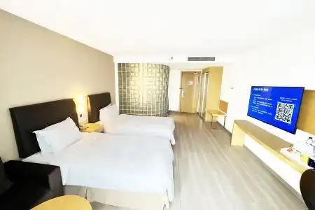 Holiday Inn Express City Center - 6