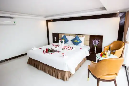 Golden Palm HaLong - 16