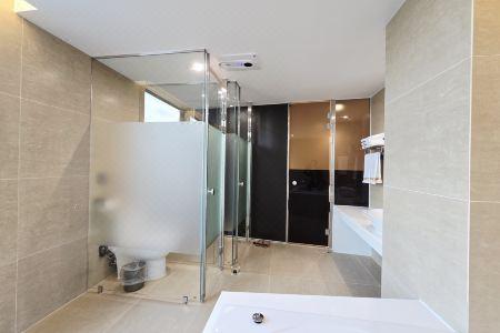 Tria Business & Boutique - 77