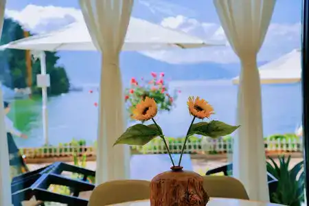 Sea View Inn - 2