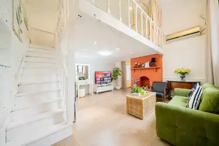 Ling Homestay - 208