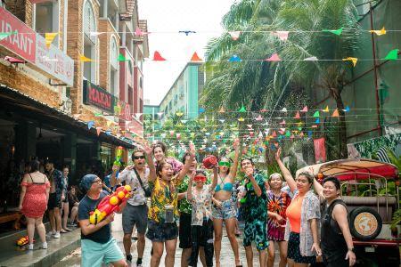 EBS Phuket Hostel - 4