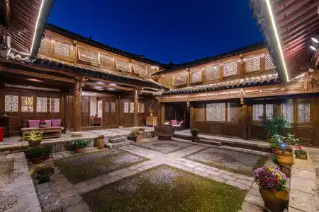 Blossom Hill Old Town of Lijiang Zhiyi - 4