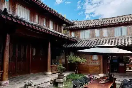 Blossom Hill Old Town of Lijiang Zhiyi - 3