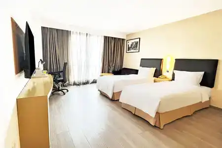 Holiday Inn Express City Center - 7
