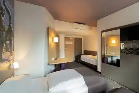 B&B Düsseldorf-Mitte - 0
