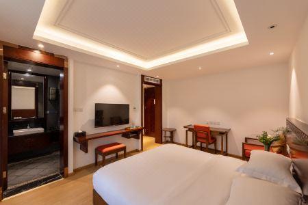 COURTYARD - 15