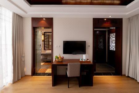 COURTYARD - 51