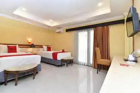 RedDoorz Plus near Mall Bali Galeria 2 (ex. Sylvia Bali Suite Residence) - 6