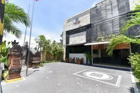 RedDoorz Plus near Mall Bali Galeria 2 (ex. Sylvia Bali Suite Residence) - 2