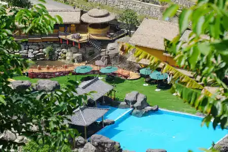 Dali CangShan Shimenquan Hot Spring Resort - 1
