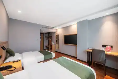 GreenTree Inn Express - 4
