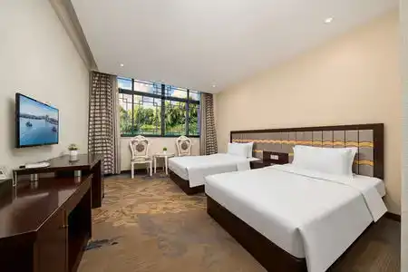 Riverside · Waterfront - 8