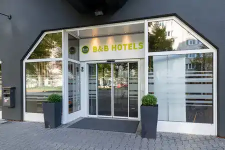B&B Düsseldorf-Hbf - 5