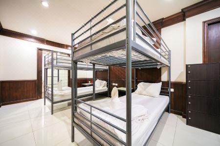 EBS Phuket Hostel - 11
