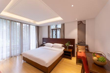 COURTYARD - 11