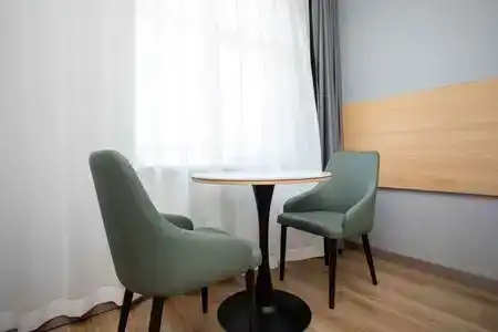GreenTree Inn Express - 9