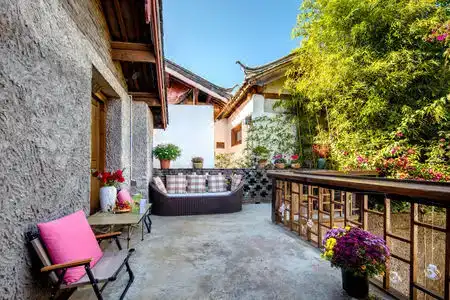 Blossom Hill Old Town of Lijiang Zhiyi - 2