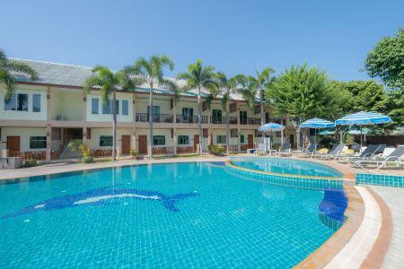 The Green Beach Resort - 8