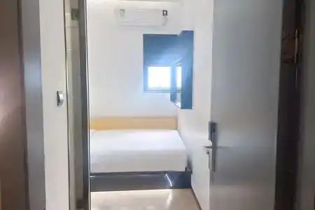 100 Inn (Shanghai Zhenping Road Subway Station) - 7