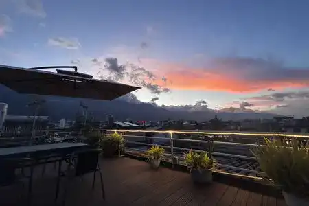Daqian Boutique Hostel Inn - 4