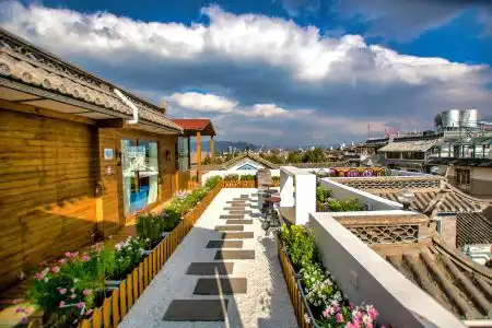 Menghuan Dali Topic Guest House - 4