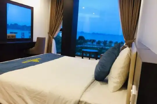 Golden Palm HaLong - 17