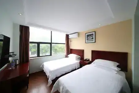 Suzhou Yangcheng Star Boutique - 2