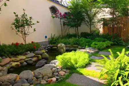 COURTYARD - 4