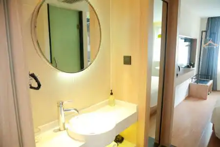 Ibis Styles - 18