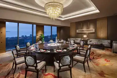Hilton - 3