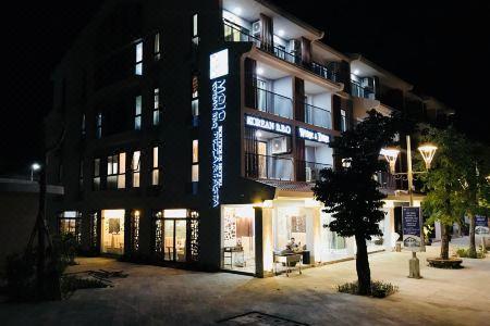 Mojo Boutique - 1