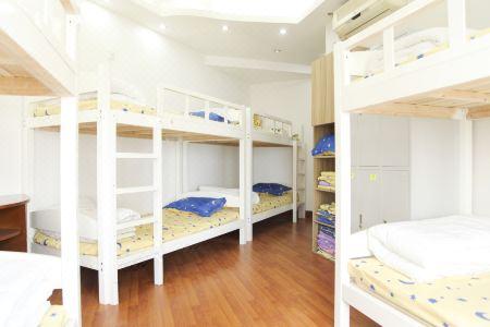 UrBeautiful International Youth Hostel - 14
