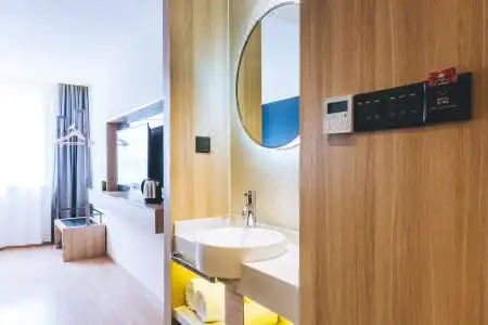 Ibis Styles - 12