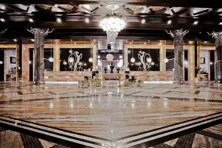 Royal Castle Design & SPA - 3
