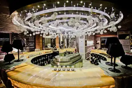 Royal Castle Design & SPA - 4